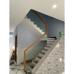 Lan can cầu thang kính 3