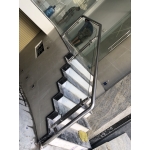 Lan can cầu thang kính 4