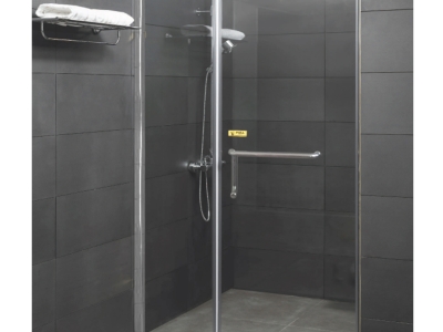 Cabin phòng tắm kính cửa mở gồm có những phụ kiện nào?