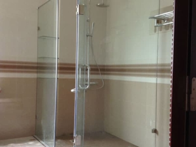 Lưu ngay nơi chuyên báo giá lắp đặt phòng tắm kính TPHCM nhanh chóng 