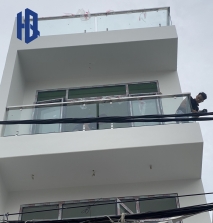 Lan can cầu thang kính 9